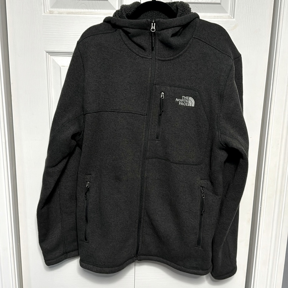 North face midweight hoodie, size L charcoal gray, 3 outside pockets two inside